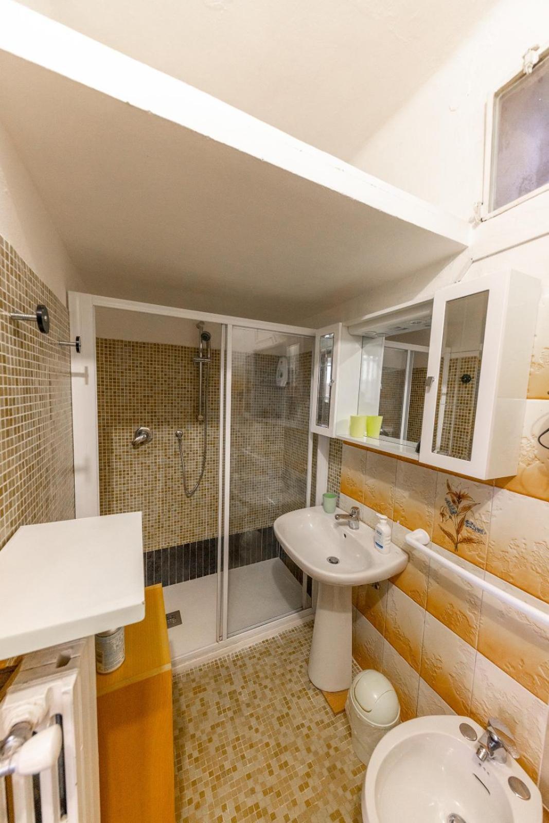 Affitti Brevi Ferrera Bilocale Ilenia 20 Minuti Da Rho Fiera E San Siro Apartment Bareggio Ngoại thất bức ảnh